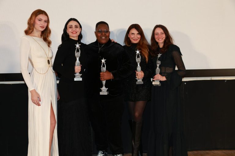 ACTRESSES FEDERICA VINCENTI, MARIA PIA CALZONE AND MARTINA SCRINZI WITH THE SINGER STE RECEIVED 2024 “CAPRI AWARDS”